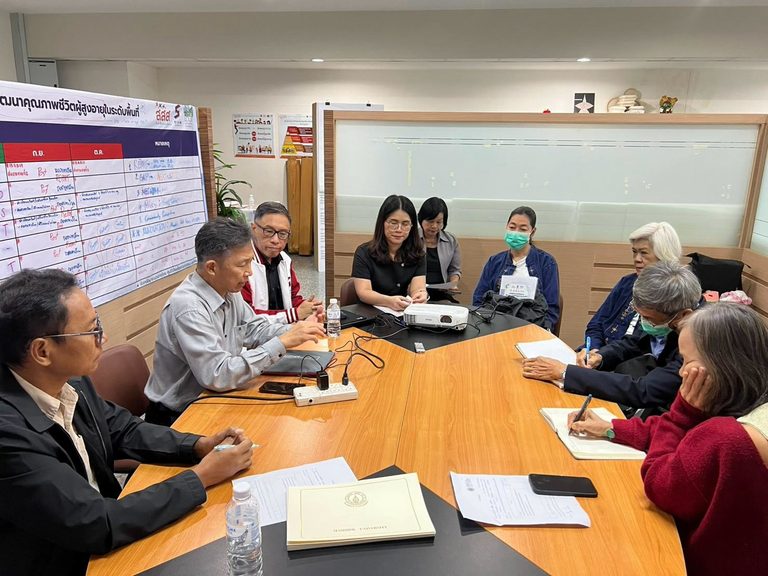 ศวพช. ลงพื้นที่จัดทำ ฐานข้อมูลผู้สูงอายุ มหาวิทยาลัยสยาม ชุมชนเขตภาษีเจริญ